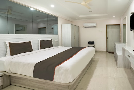 OYO Collection O Avm Castle