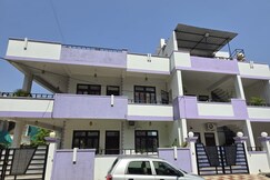 Leela Homestay- N1- Two BHK luxury apartment, Jabalpur