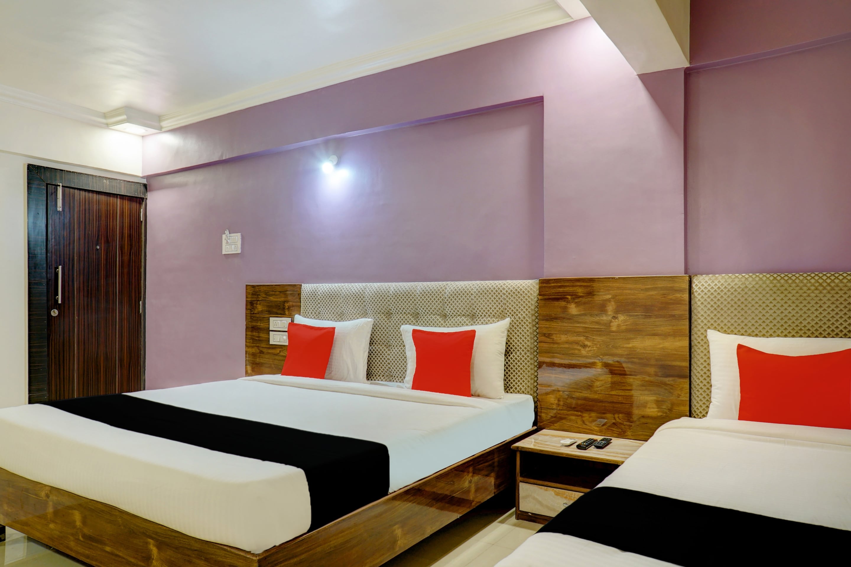 Hotel O Kohinoor Residency - Tap to explore photos