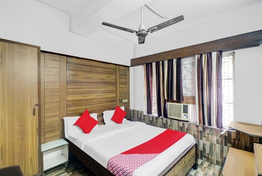 Hotel O Crown Continental