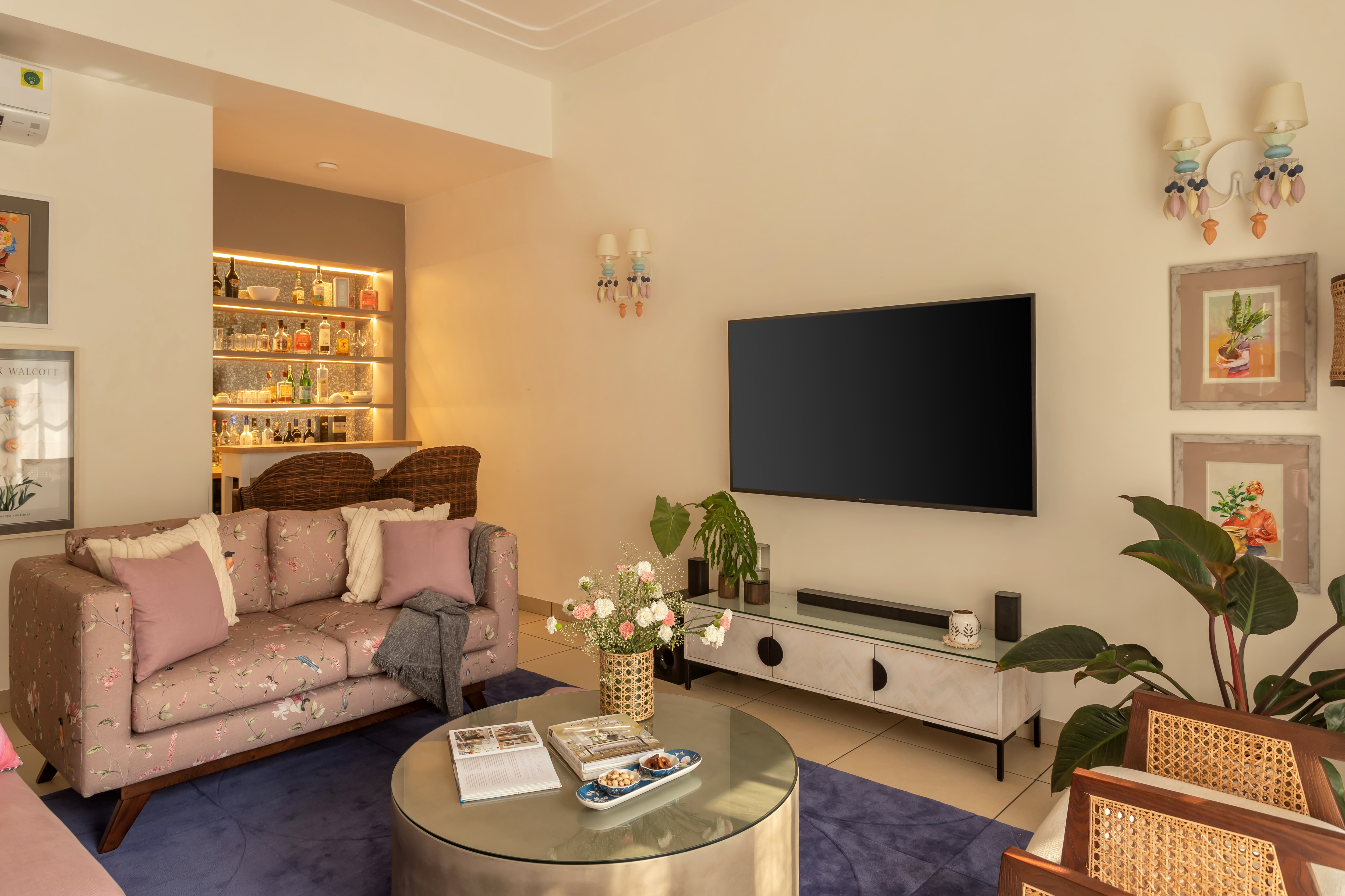 ELIVAAS 4 BHK with Pvt pool & Bar | PinkSky - Tap to explore photos