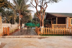 Melody Wooden Cottage with Private Pool., Chevella