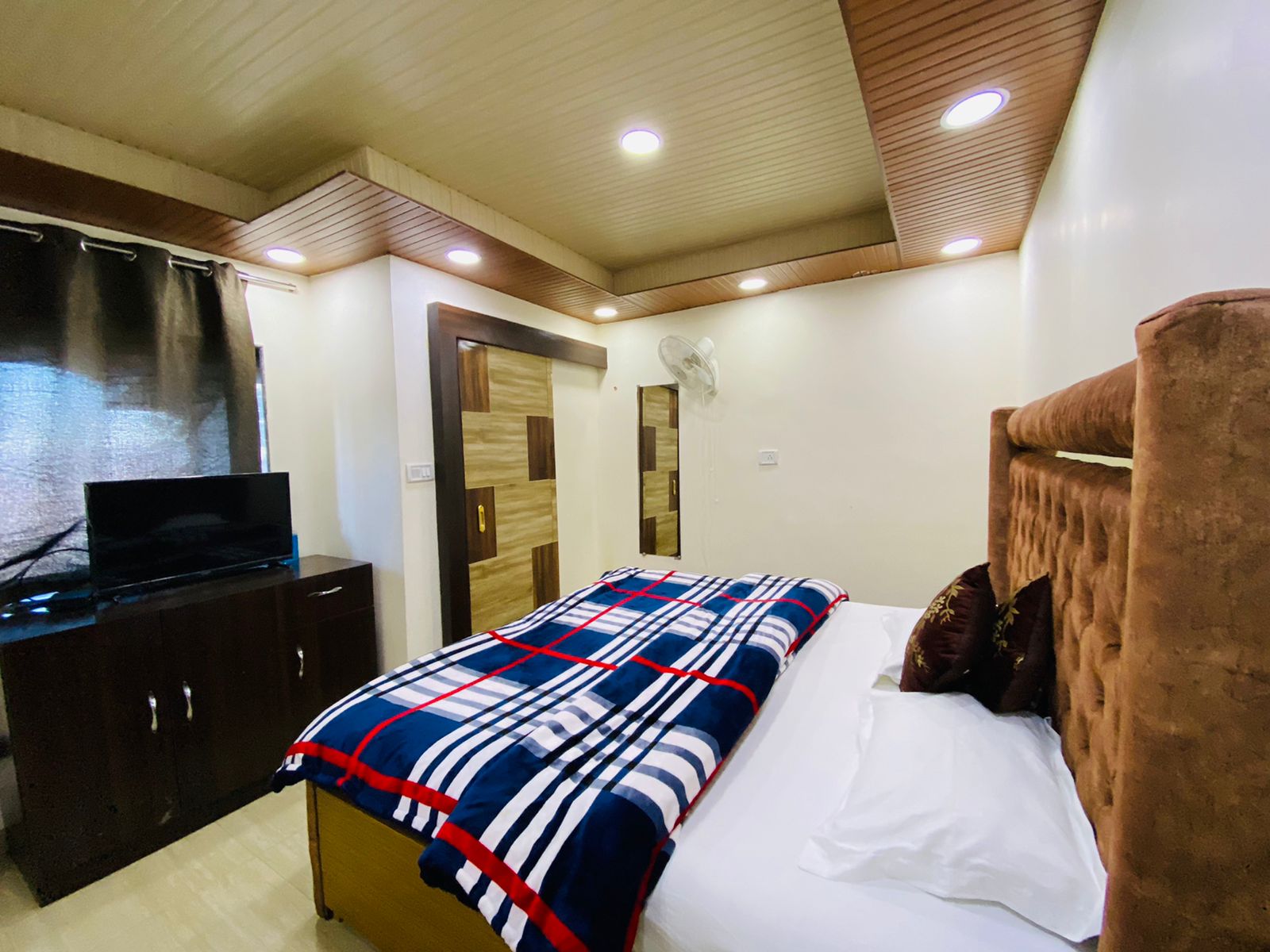 Rudhraksh Rooms in a Villa - Tap to explore photos