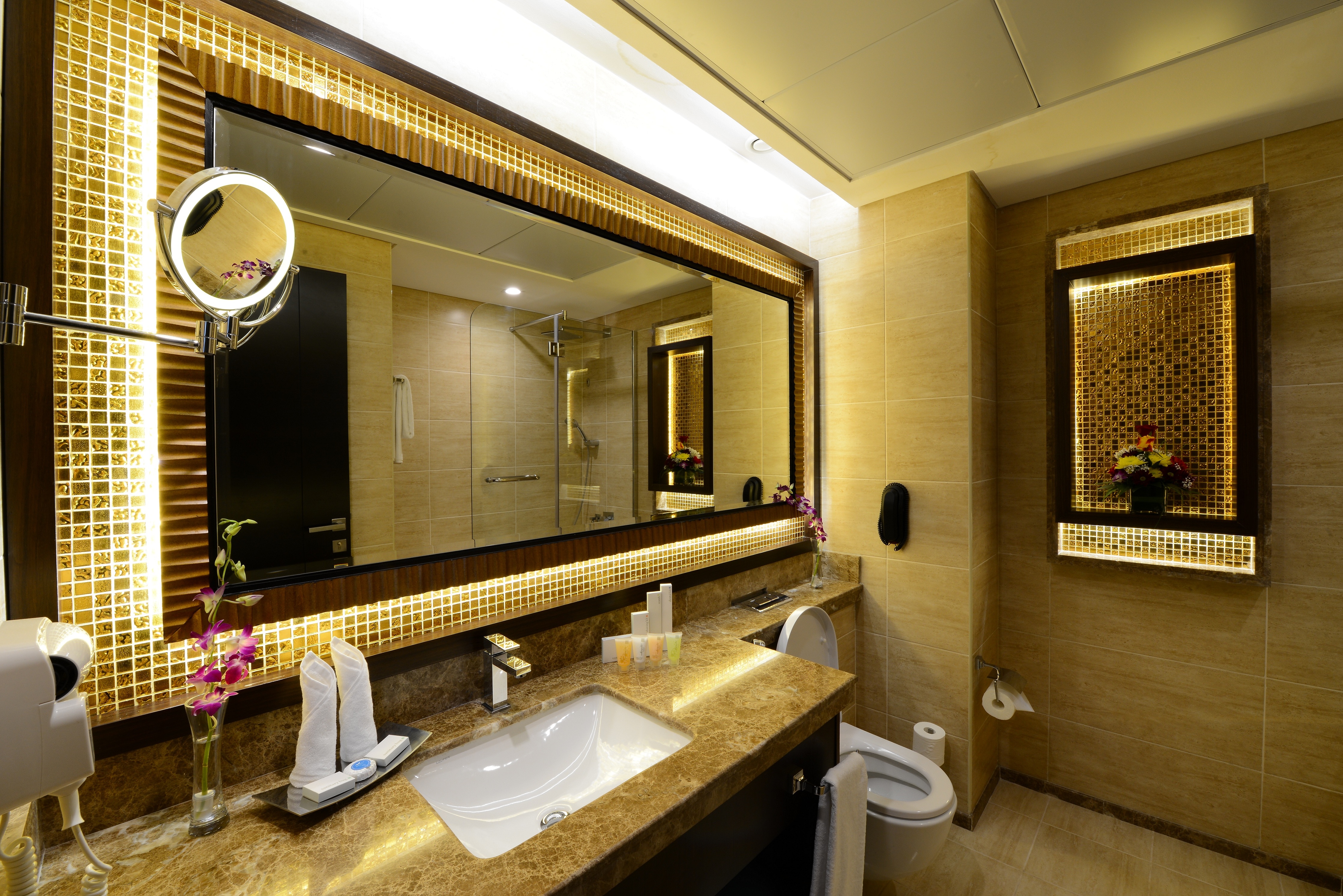 Standard Twin Room with Bathtub