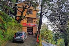 Jakhu Vibes | Valley-view Rooms, Shimla