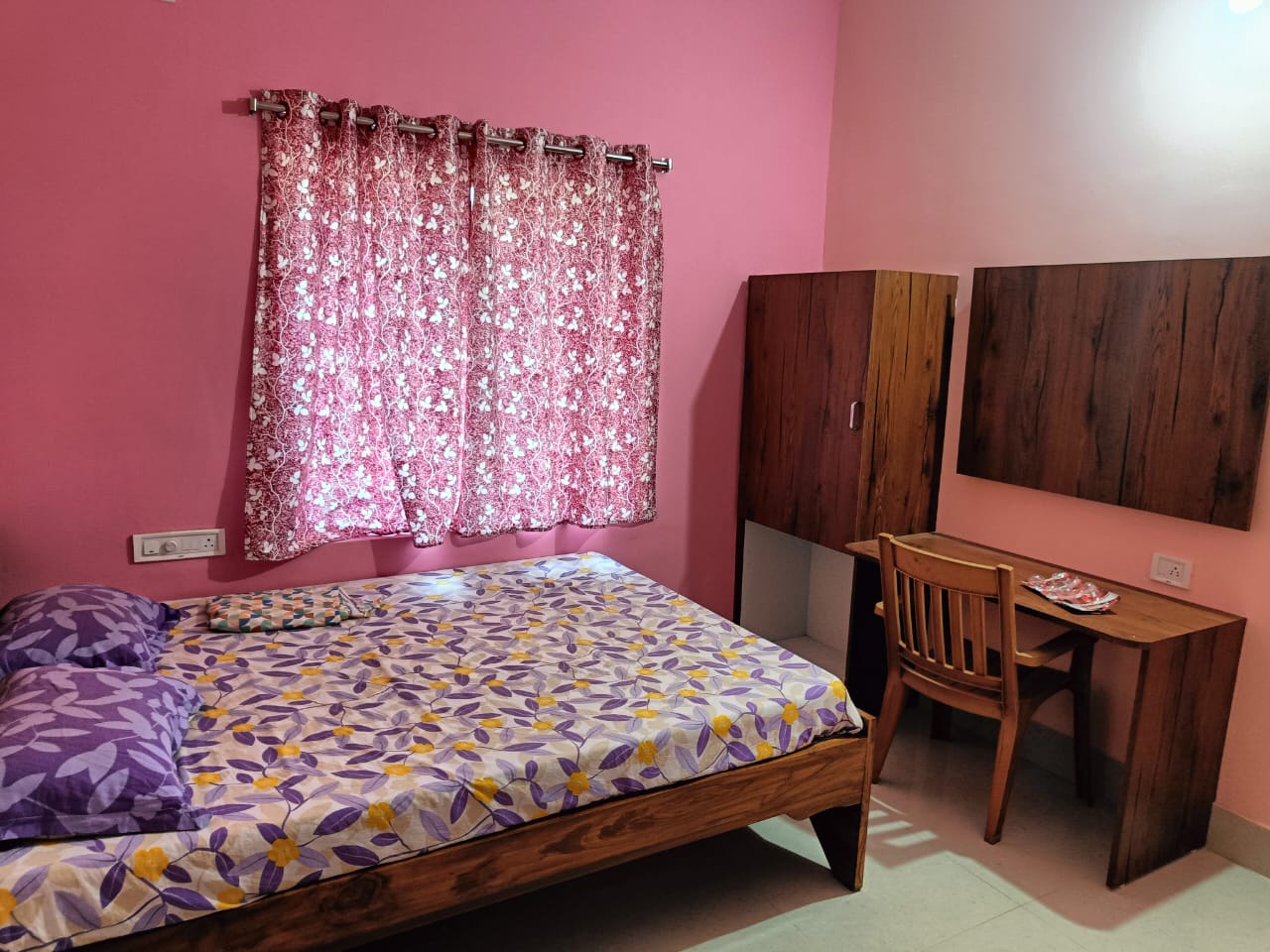 Saraswati Guest House - Tap to explore photos