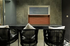 Moydom 2BHK:A Perfect Party Spot, Delhi