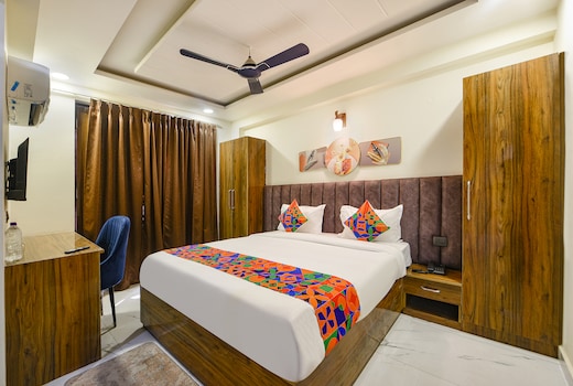 FabHotel Kesari Stayz - 800 Meters From Untitech Cyber Park