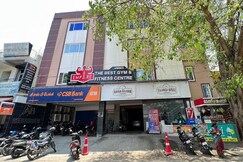 Hotel AB Merridien, Alathur