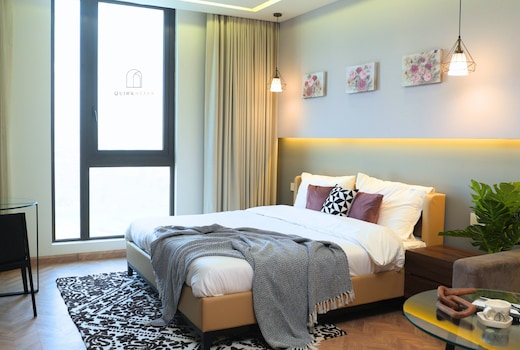 The Vogue by Quirk Stays   Aravalli view   Netflix