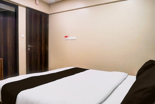 Super Townhouse Oak Viman Nagar Formerly Kuber Inn