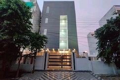 Hotel Blue Shine, Noida