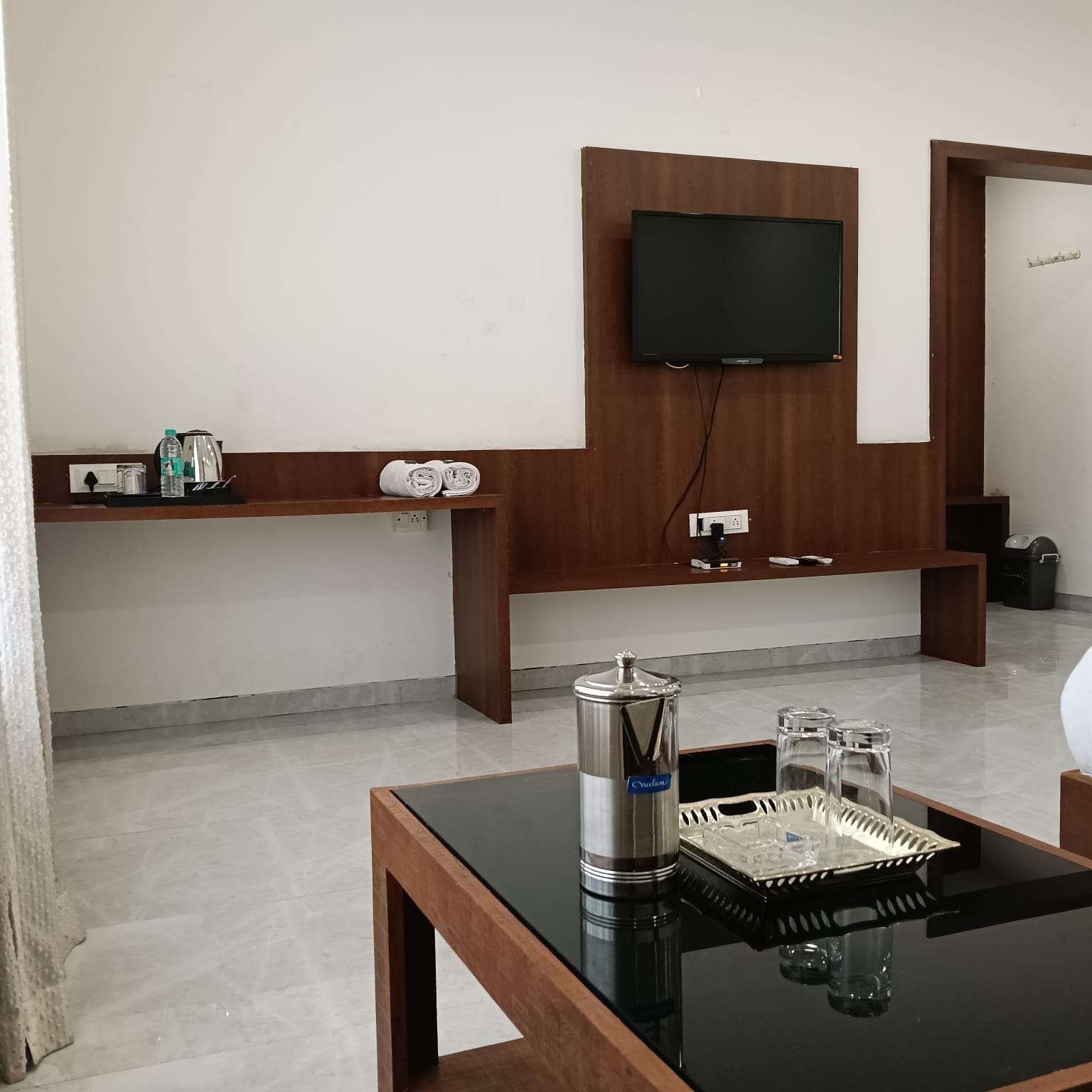 Hotel Raviera Inn 5