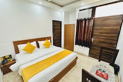 Hotel The Royal Palm, Noida