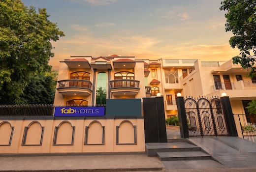 FabHotel The Arjun Sushant lok - Iffco Chowk Sector 29