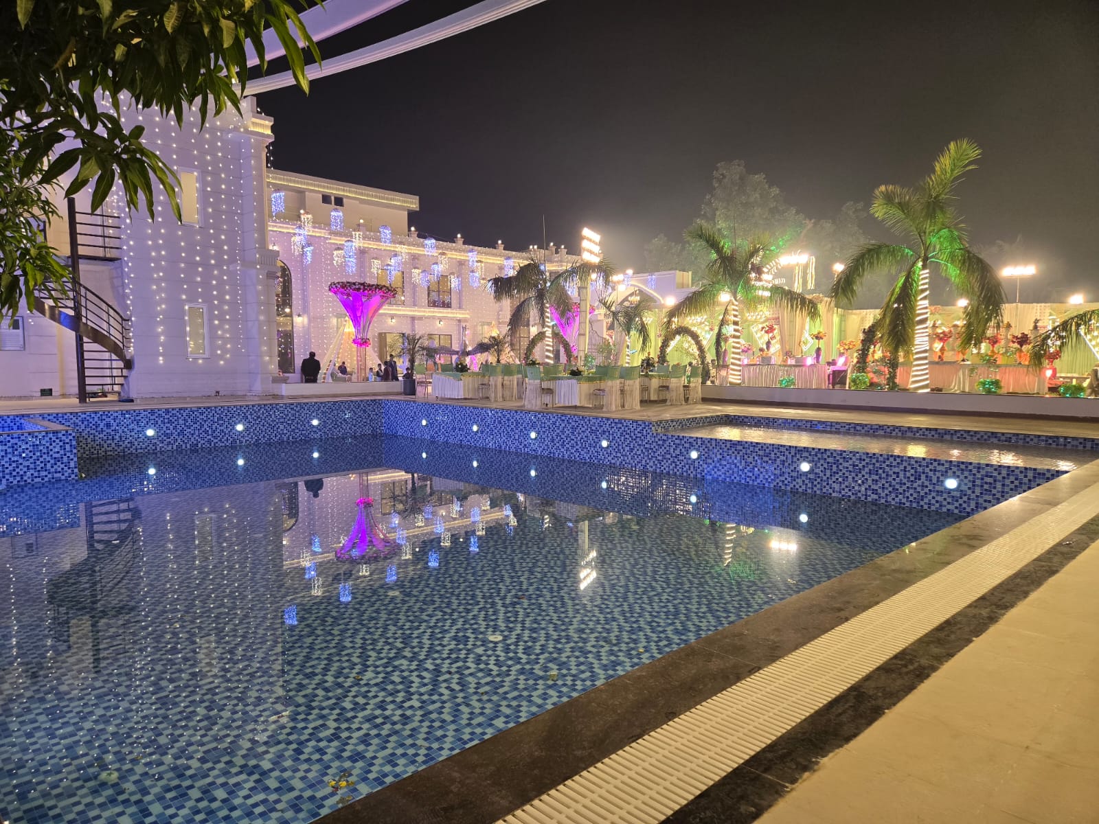 Hotel Divine Banaras(Resort) - Tap to explore photos