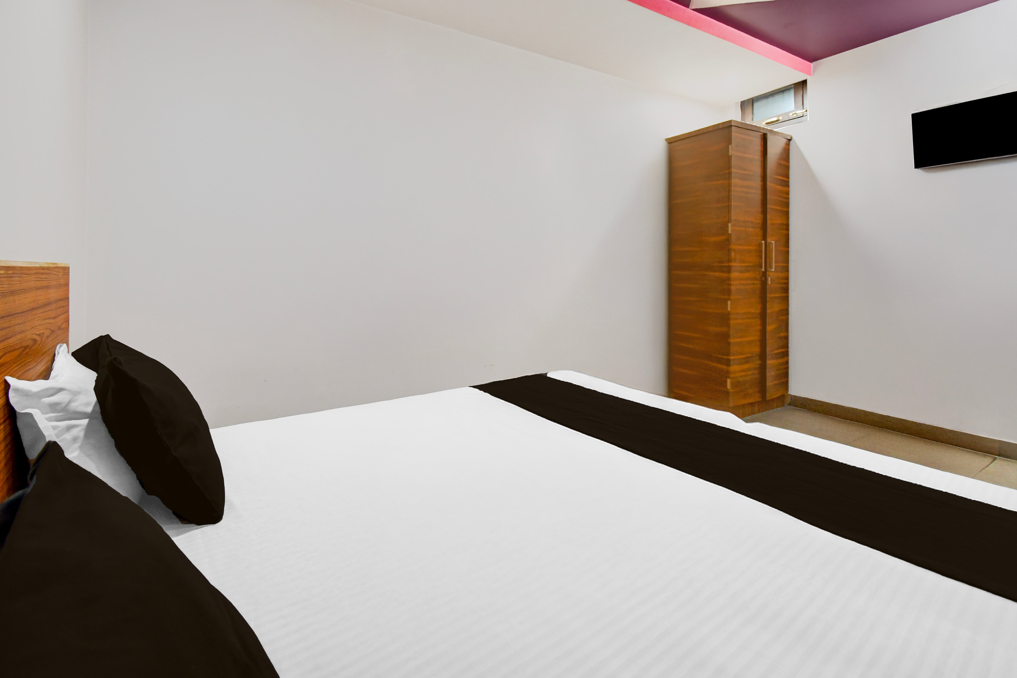 Super Hotel O Classic Gorakhpur Formerly Krishna Hotel - Tap to explore photos