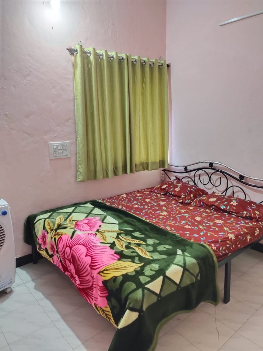 COZY STAY NEAR KOLHAPUR RAILWAY STATION 3