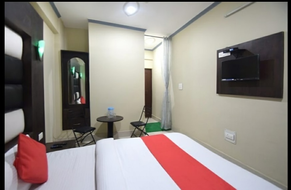 Hotel Samar - Tap to explore photos