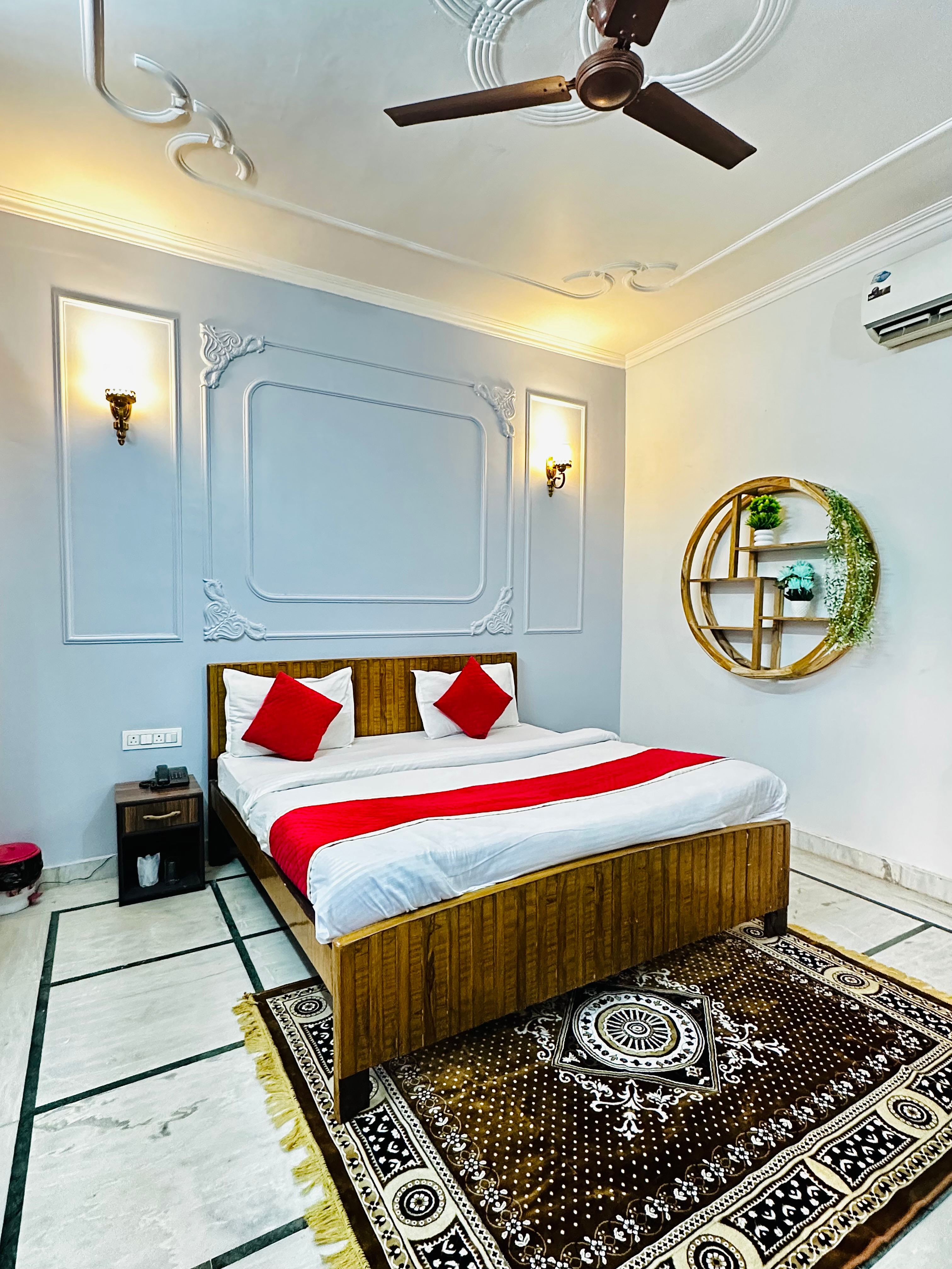 Hotel Rudraksh - Tap to explore photos