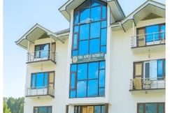 The Apple Retreat, Pahalgam