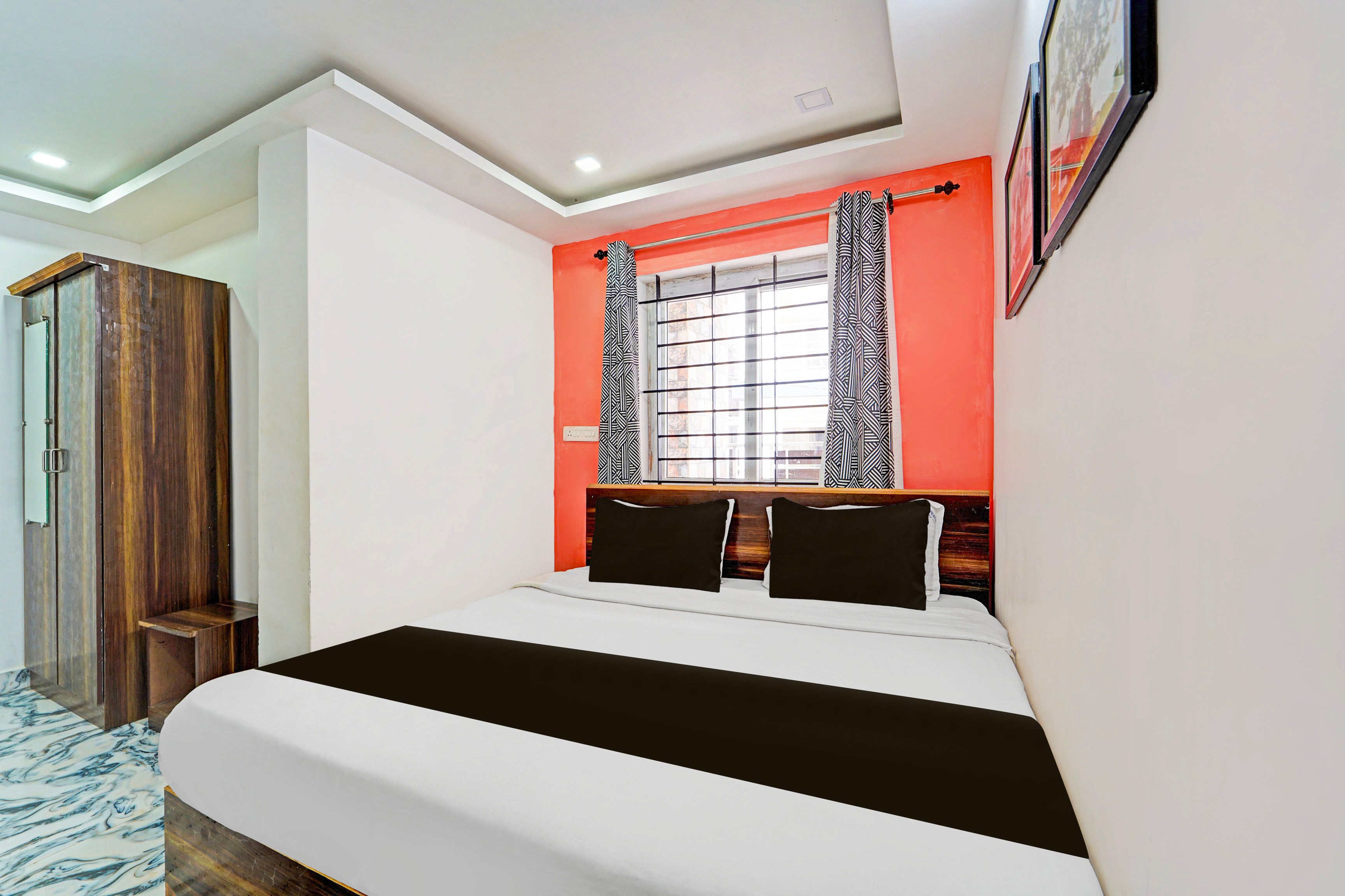 Super Hotel O Vijaynagar Road Formerly Anmol Peace Stay - Tap to explore photos