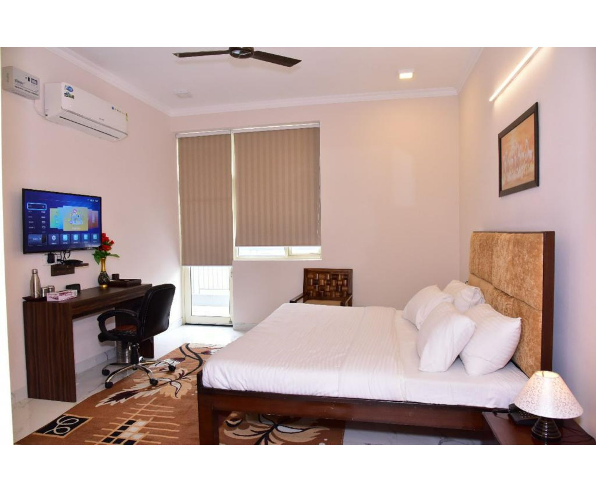 Golf course road 5BHK Apartment - Tap to explore photos