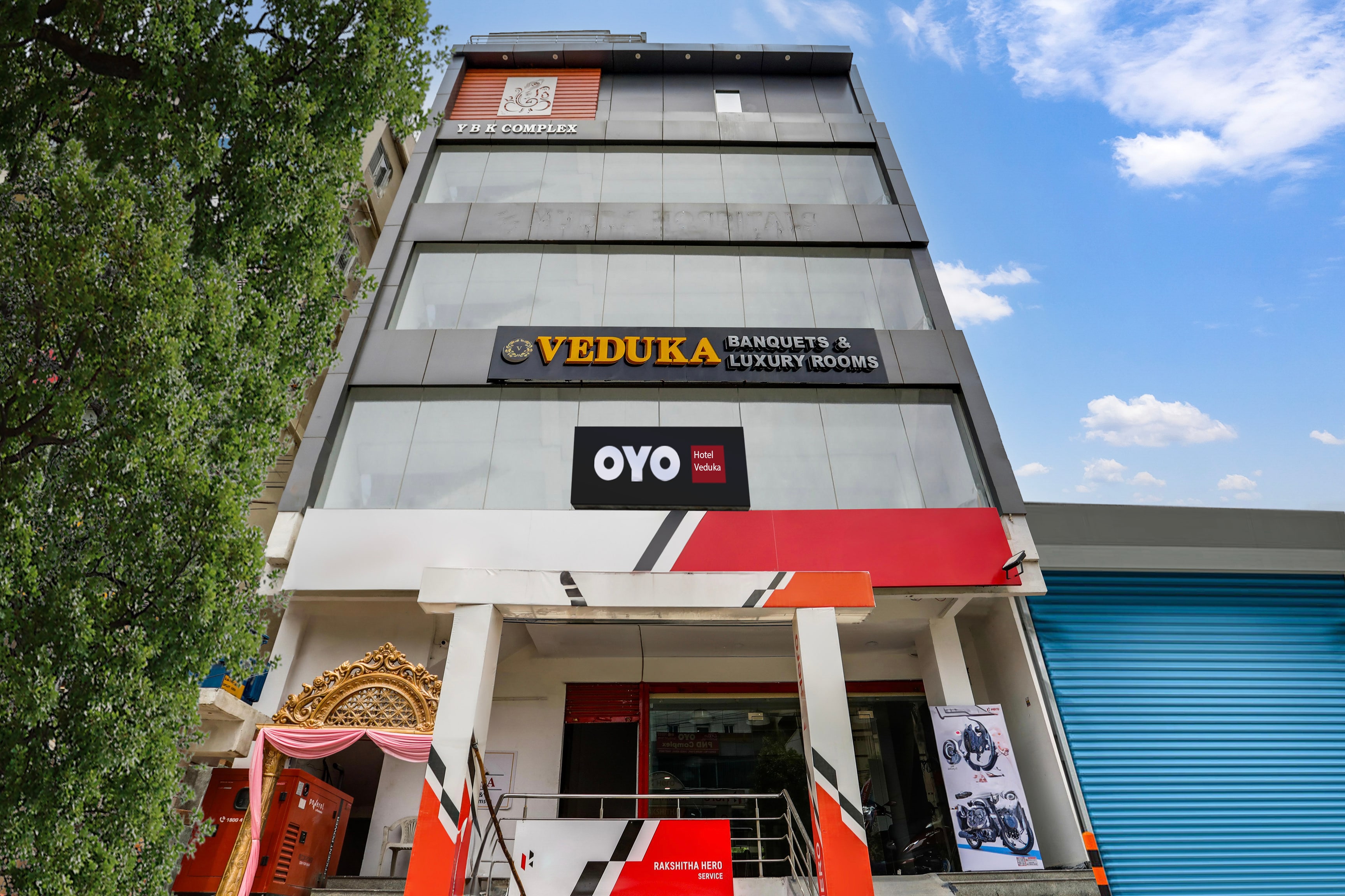 Super Hotel O Veduka Banquets & Luxury Rooms - Tap to explore photos