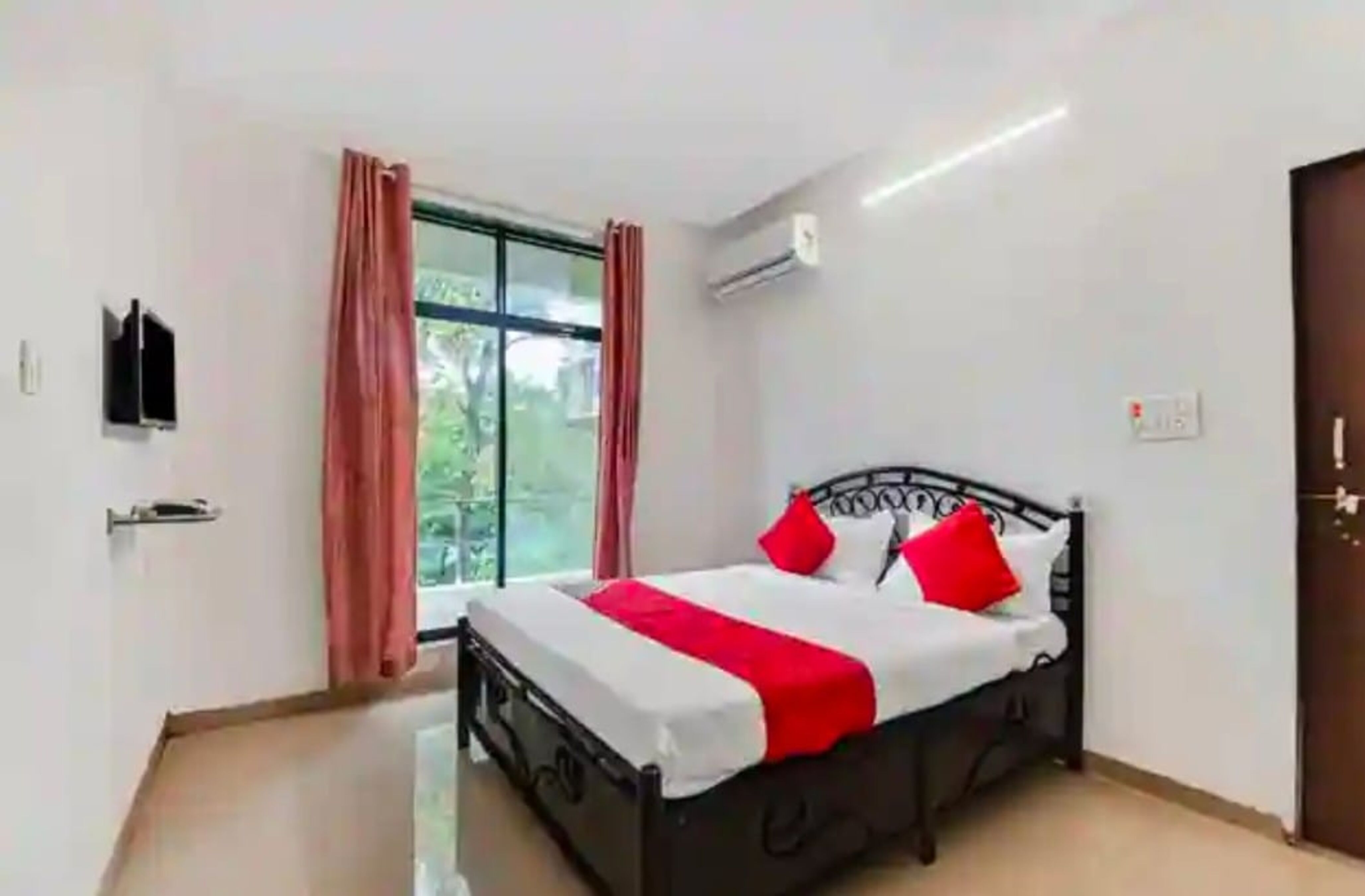 The Costal Inn Dapoli 2
