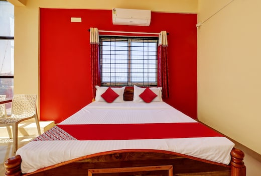 Hotel O S.L.V Boarding & Lodging