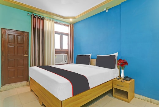 Collection O Premier Near Hazratganj