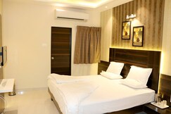 Sher E Punjab Lodge, Amalner