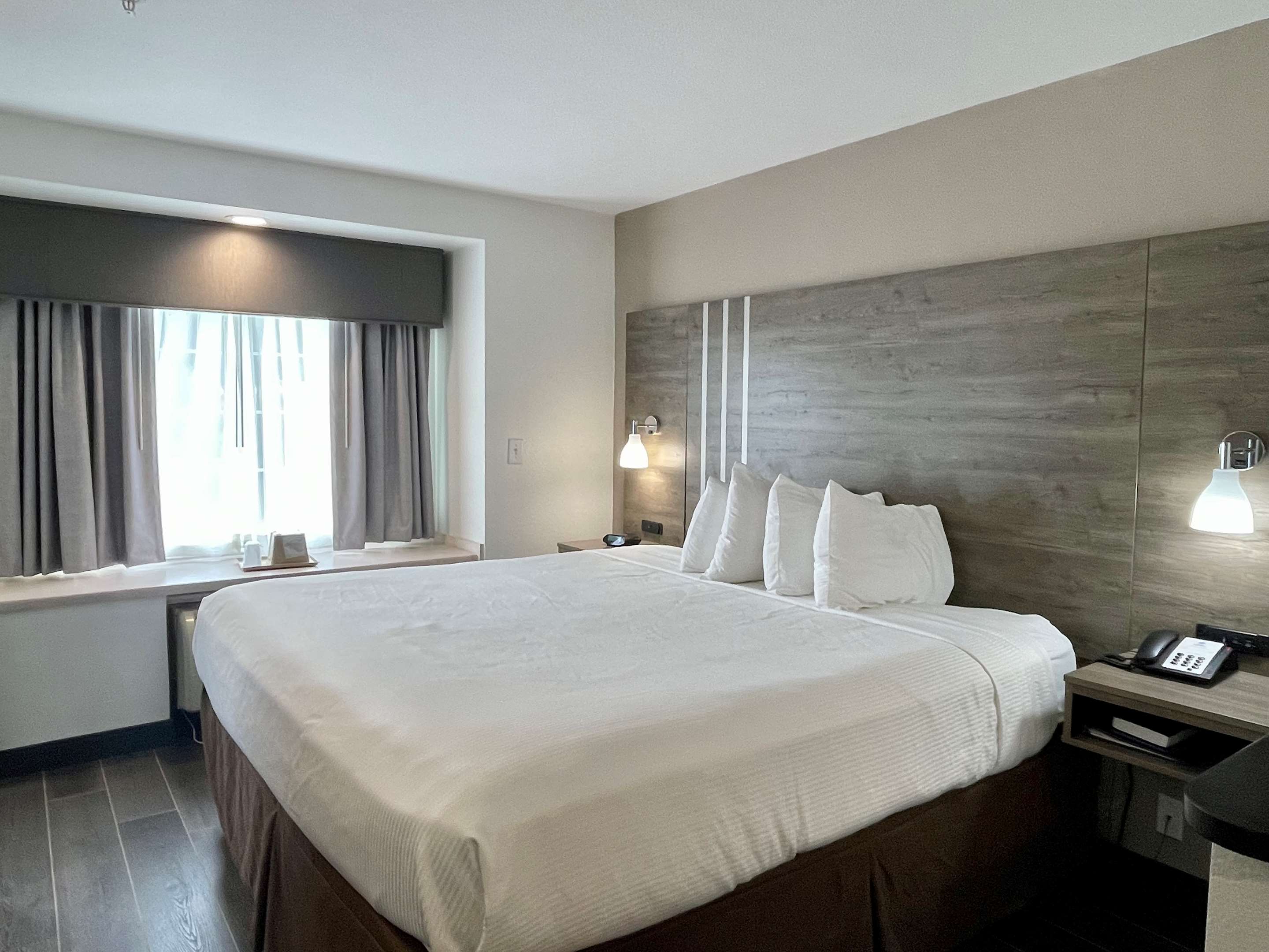 Best Western Roanoke Inn and Suites - Tap to explore photos
