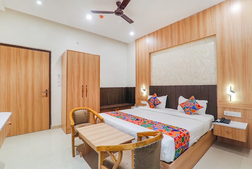 FabHotel Raj Palace