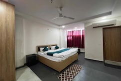 FabHotel Grand, Delhi
