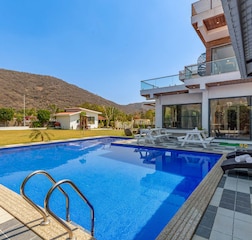 Swimming Pool 1