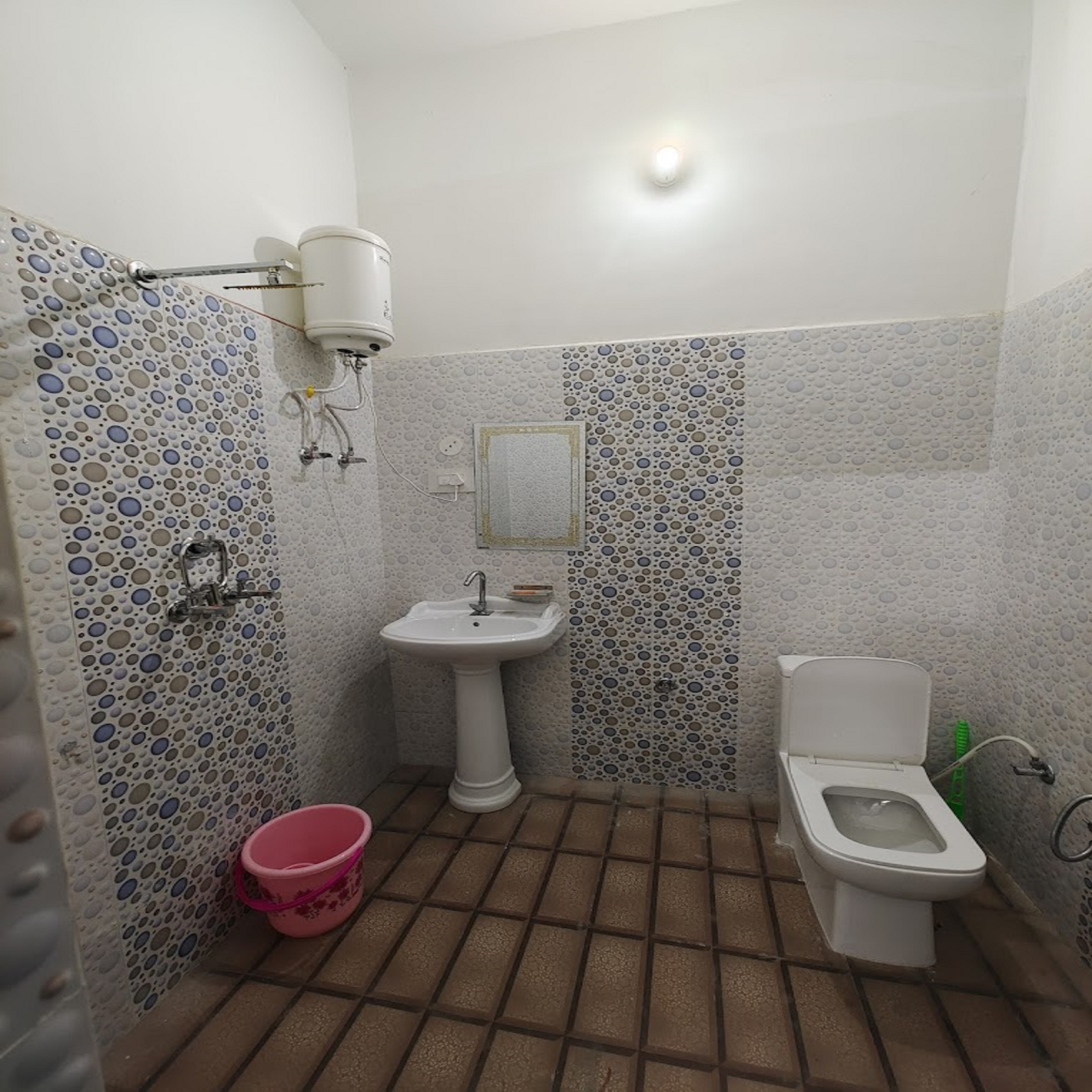 Hotel Hamka Raj - Tap to explore photos