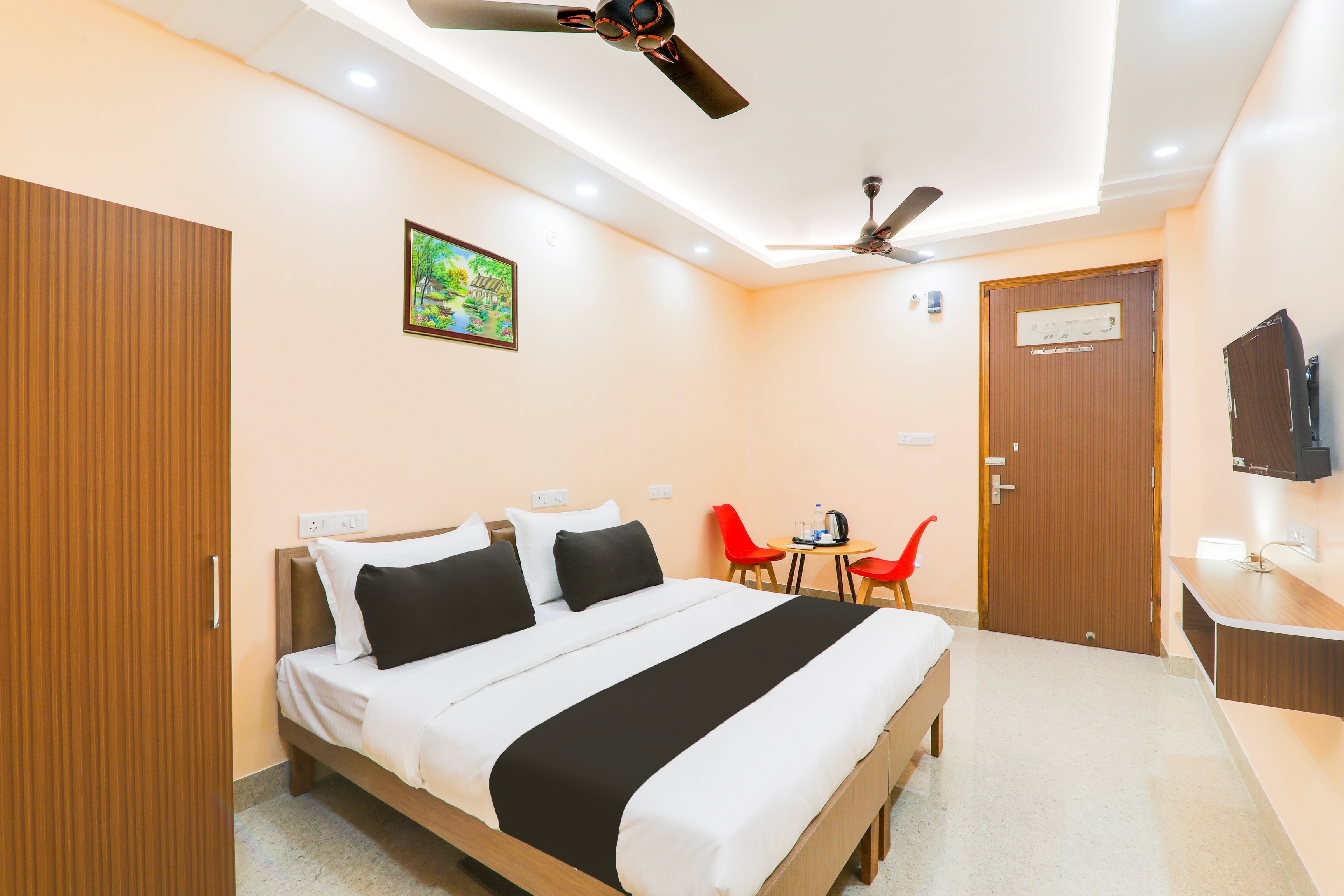 Hotel O Happy Times Vishveshwar Park - Tap to explore photos