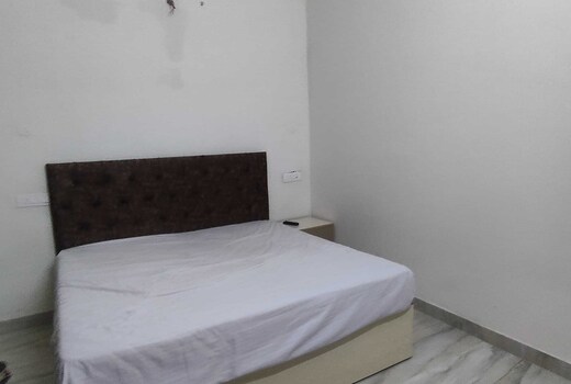 Hotel O Sector 52 Chandigarh Formerly Hari Residency