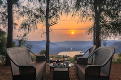StayVista at The Deck & Dawn Ecstasy , Mahabaleshwar