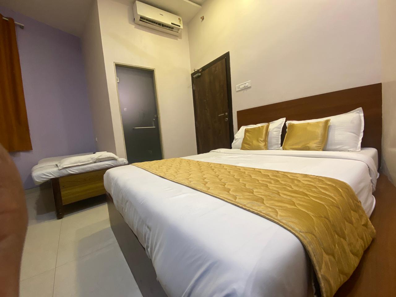 Hotel Nirvana Grace - Vile Parle - Tap to explore photos