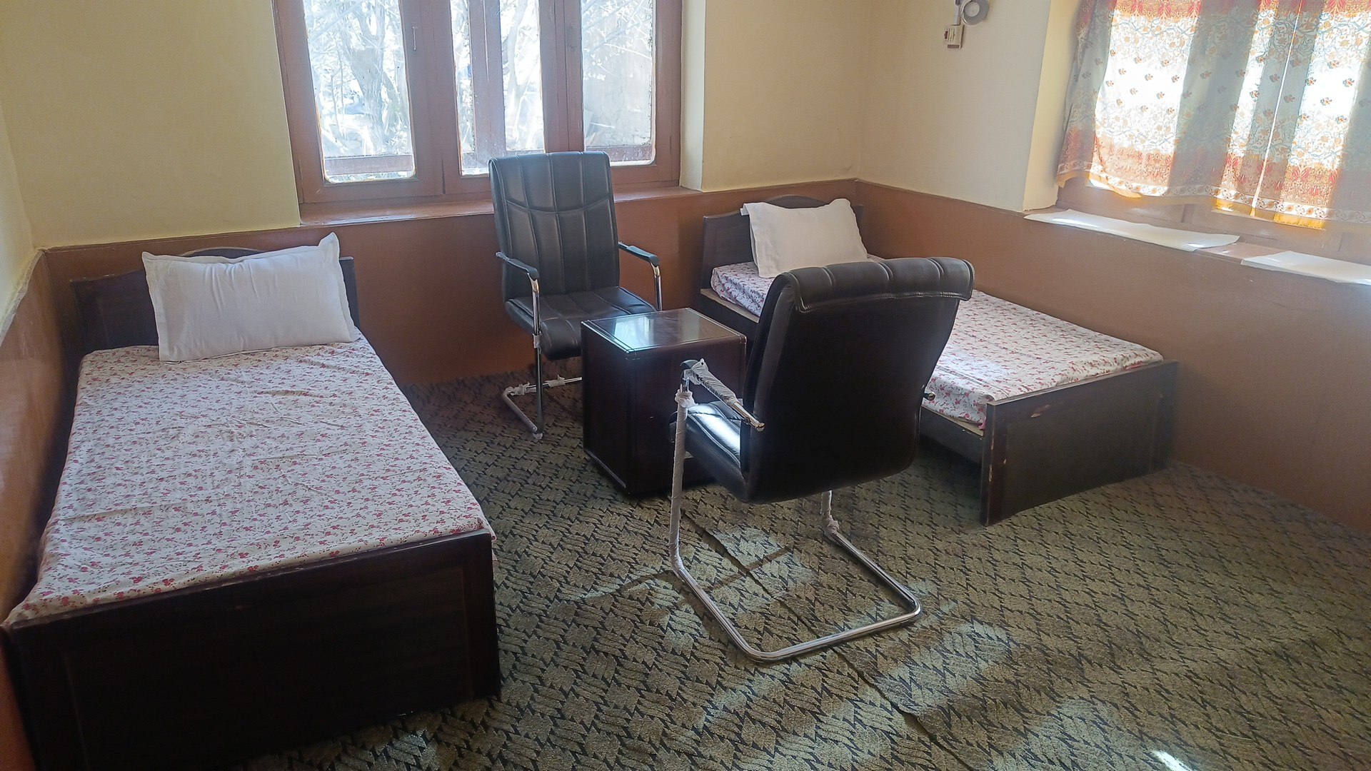 Sojourn Guest House Kishrak - Tap to explore photos