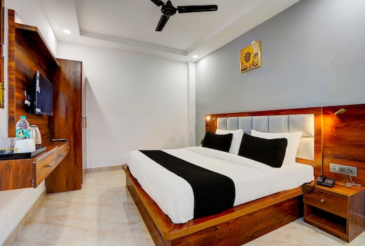 Super Townhouse Status By Sbg Near Anand Vihar Vaishali Metro Station