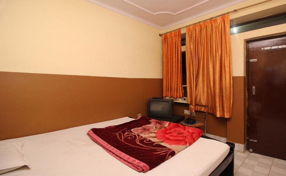 Hotel RK Niwas And Restaurant - Tap to explore photos