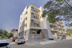 Collection O City near prem mandir, Gurgaon