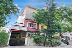 Super Hotel O Three Sixty Five Inn Guest House, Kolkata
