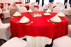 Holiday Inn Express & Suites Albany Airport Area - Latham, Schenectady