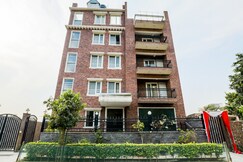 Hotel O Red Carpet Hotels, Noida