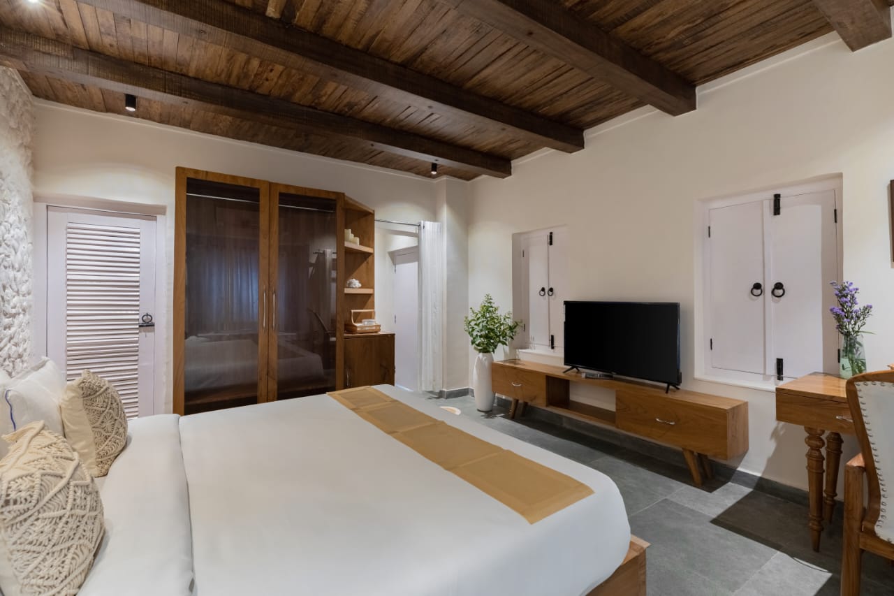 Abhiraj Jungle Villa | A luxury Villa with Pool - Tap to explore photos