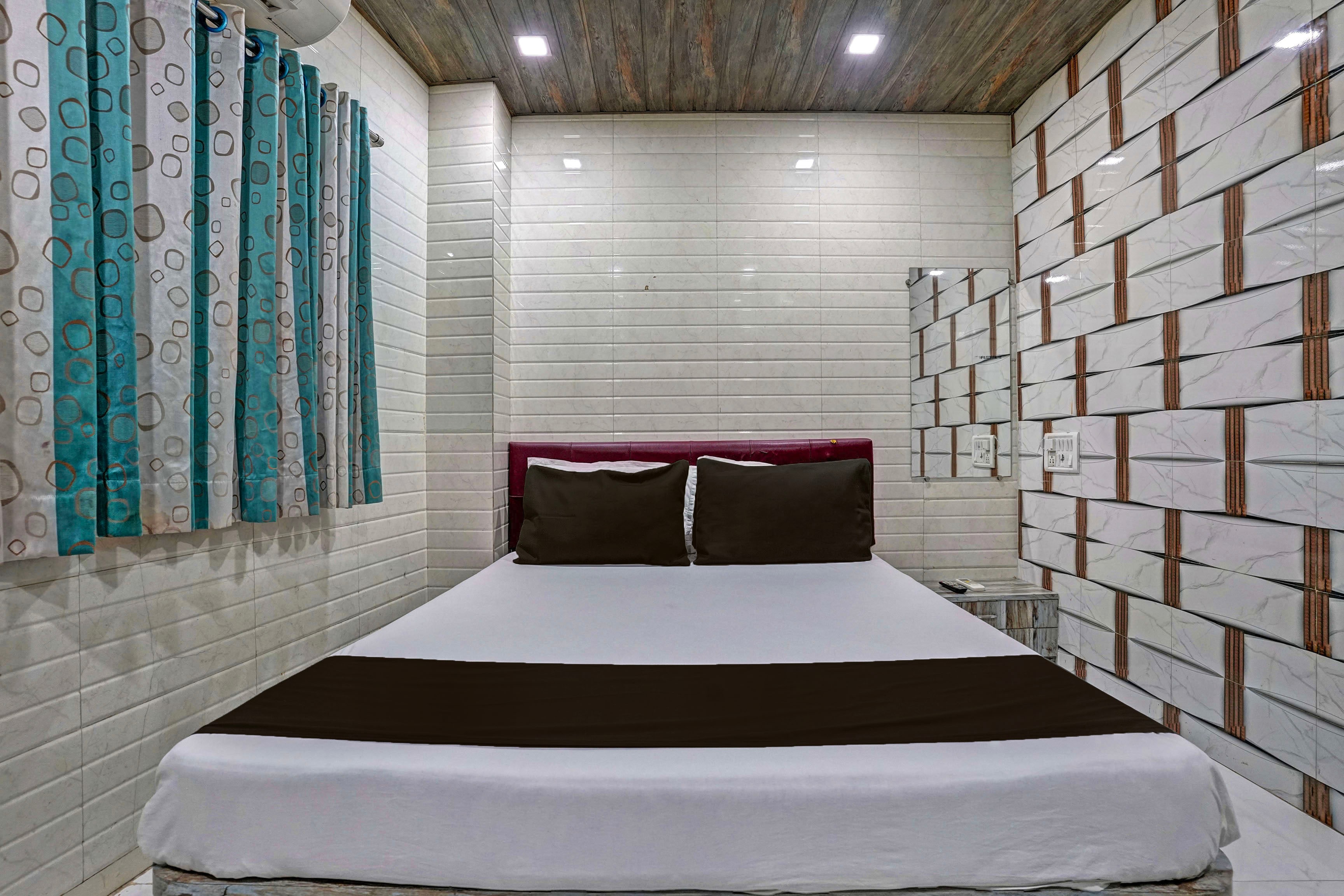 Hotel O Taj Lodging and Boarding - Tap to explore photos
